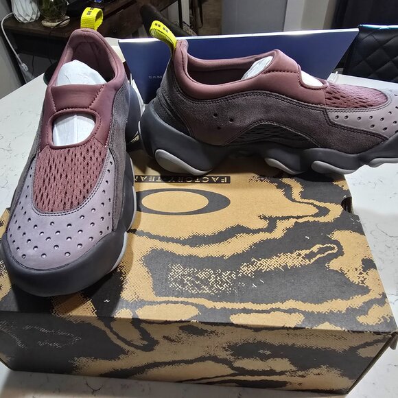 OAKLEY FACTORY TEAM FLESH X BRAIN DEAD Rose Mens Size 10 Sandal Mule Clog NEW - Picture 2 of 13